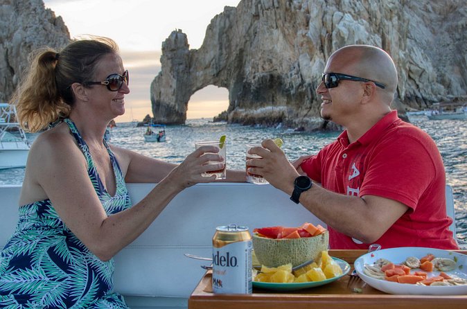 1 Hour Cabo Highlights on a 33ft Luxury Yacht - What the $299 group price really means