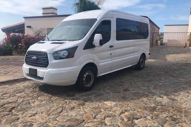 Airport Los cabos Round Trip Transportation - Vehicle size, air conditioning, and luggage