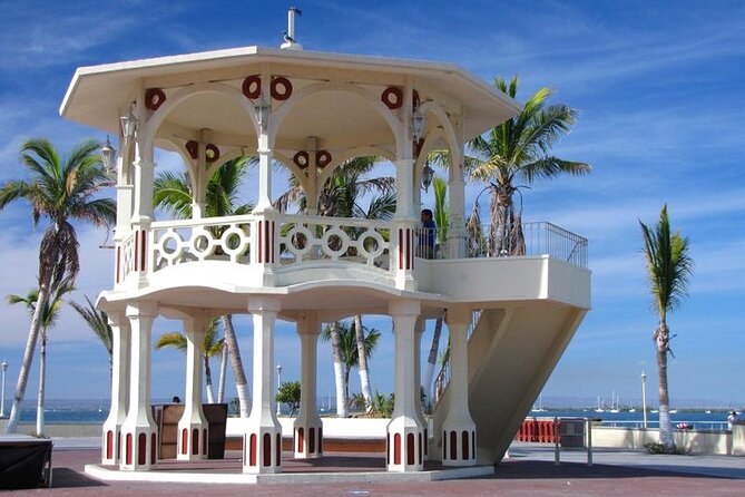 Balandra, La Paz and Todos Santos - La Paz gives the day more substance