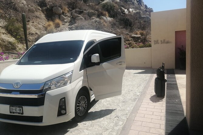 Cabo Airport to LA PAZ SHUTTLE - A private start to the road from Cabo to La Paz