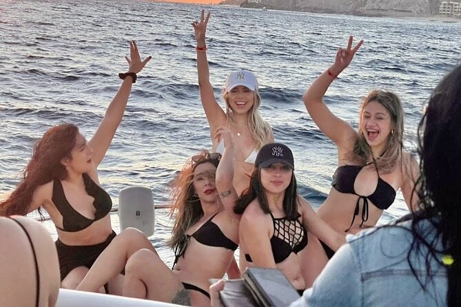Cabo Arch Sunset Yacht Tour - Dinner & Drinks — Up to 18 Guests - Fajitas, ceviche, and a drink menu with limits