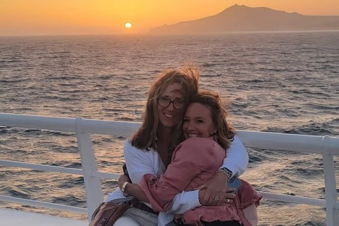Cabo Arch Sunset Yacht Tour - Dinner & Drinks — Up to 18 Guests - Sunset timing changes with the season