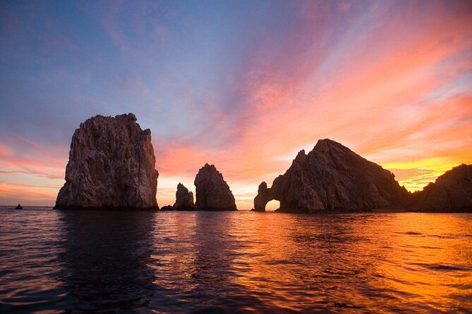 Cabo Arch Sunset Yacht Tour - Dinner & Drinks — Up to 18 Guests - Sailing toward El Arco and the Sea of Cortez