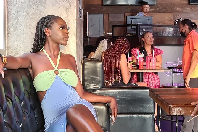 Cabo Bar Crawl - The BEST Bar and Clubs in Cabo - Saloon Cabo brings shows and spectacle