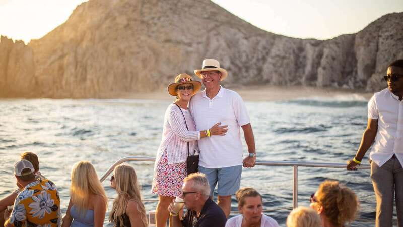 Cabo San Lucas: 2 Hour Sunset Cruise with Food and Wine - A two-hour evening with a clear rhythm