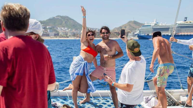 Cabo San Lucas: 4-Hour Snorkeling Cruise with Open Bar - A Cabo cruise built around the view