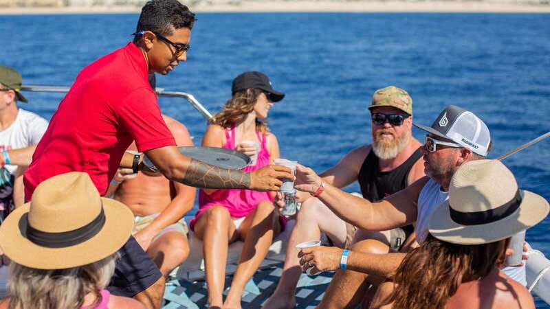 Cabo San Lucas: 4-Hour Snorkeling Cruise with Open Bar - Lunch, free time, and an open bar