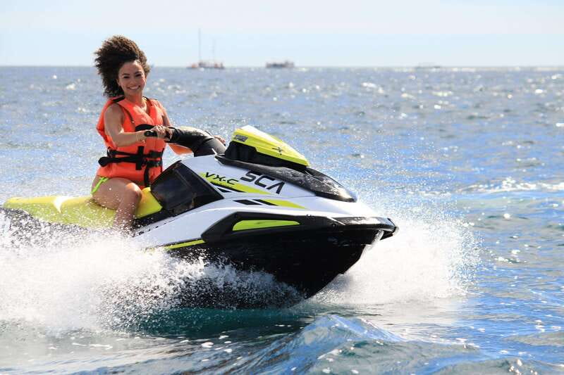 Cabo San Lucas Bay: Guided Jet Ski 30 minutes Rental - Age, health, and machine limits