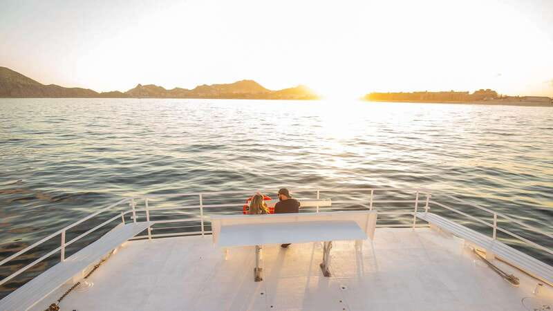 Cabo San Lucas: Cabo Mar Mexican Flavors Sunset Cruise - The unlimited premium bar and music