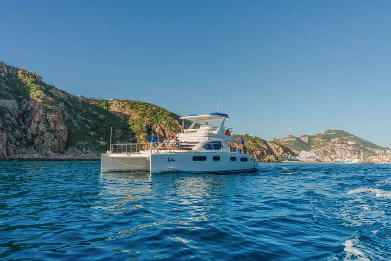 Cabo San Lucas: Luxury Catamaran Whale Watching Experience - How the guide shapes the day