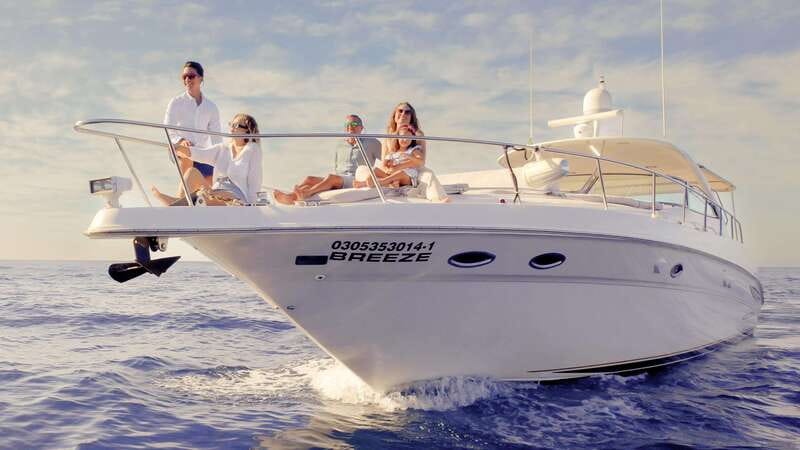 Cabo San Lucas: Luxury Yacht Cruise - Snorkeling at Santa Maria or Chileno Bay