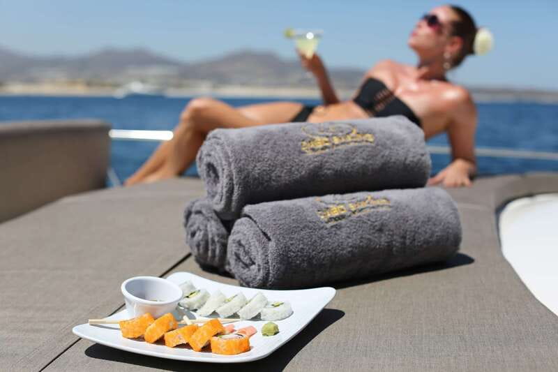 Cabo San Lucas: Luxury Yacht Cruise - Lunch and the unlimited bar