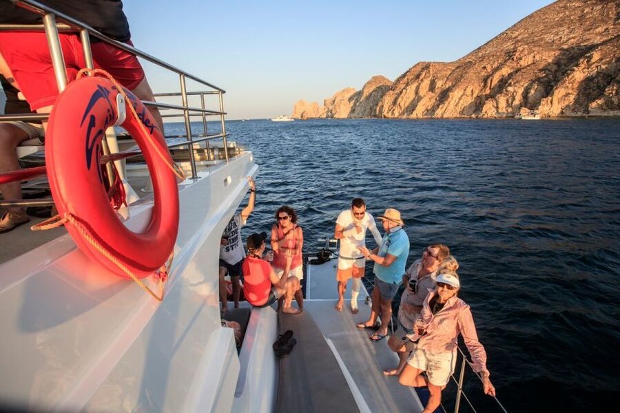Cabo San Lucas: Snorkel, Lunch and Sail Experience - Tacos, fruit, and a national open bar