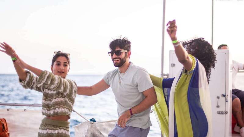 Cabo San Lucas: Sunset Party Cruise with Open Bar - Music, margaritas, and the open bar