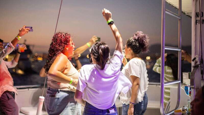 Cabo San Lucas: Sunset Party Cruise with Open Bar - Booking details worth handling early