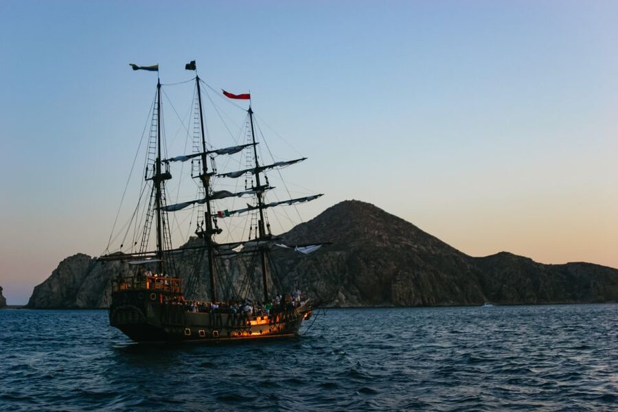 Cabo San Lucas: Sunset Pirate Ship Cruise with Dinner Show - What the two-hour schedule feels like