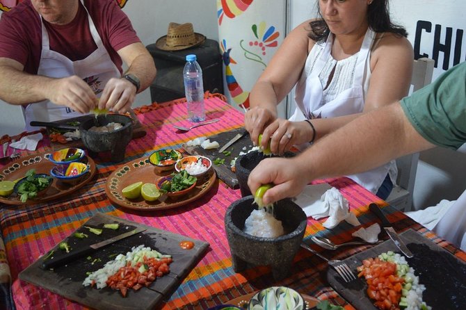 Cooking classes + margaritas and mezcal tasting - Lunch is part of the lesson