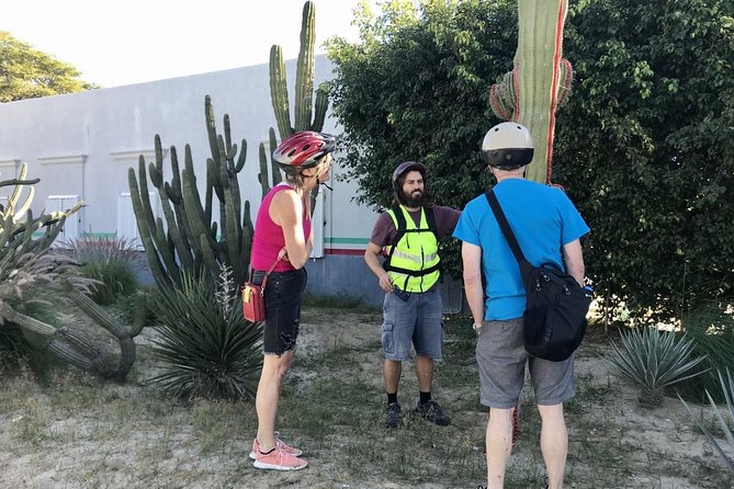 Desert Mountain Biking, fun and easy. - Reaching Plaza Mijares and Parroquia San José