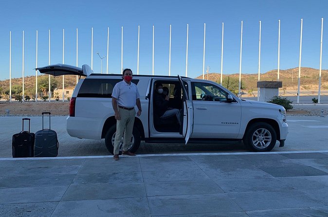 Economic Los Cabos Airport Transportation - The airport wait is the main gamble