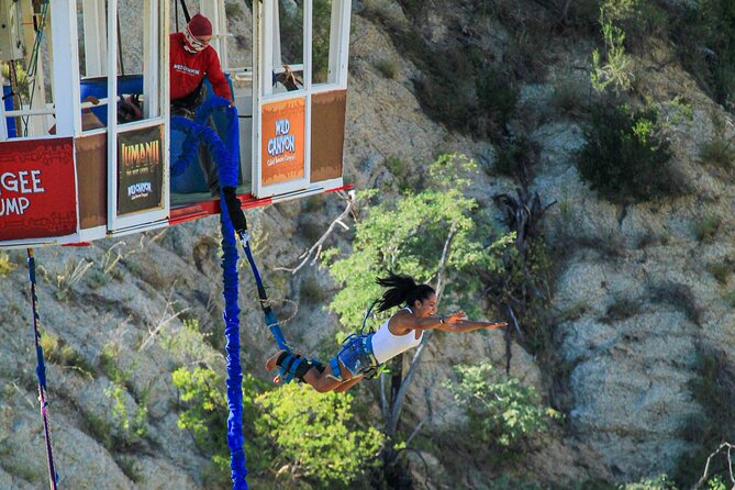 Extreme Swing - Fly from the Glass Bottom Gondola - Crossing the canyon by cable car