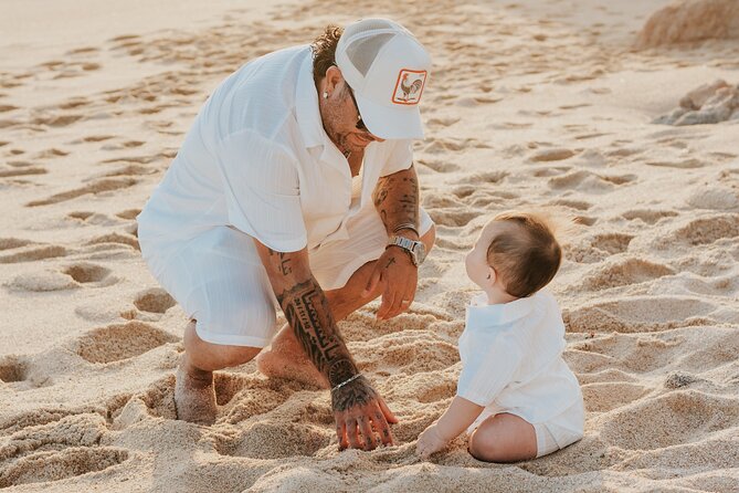 Family photo shoot on beach monuments - Who will enjoy this most