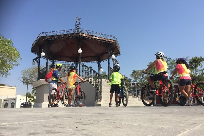 Following the bike lane, discover the main attractions of San José del Cabo - Plaza Mijares and the story of Antonio Mijares