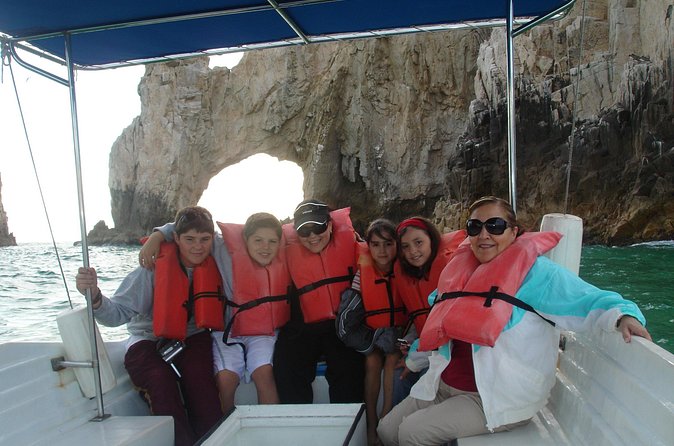 Glass Bottom Boat Ride to the Arch - How the small group changes the experience