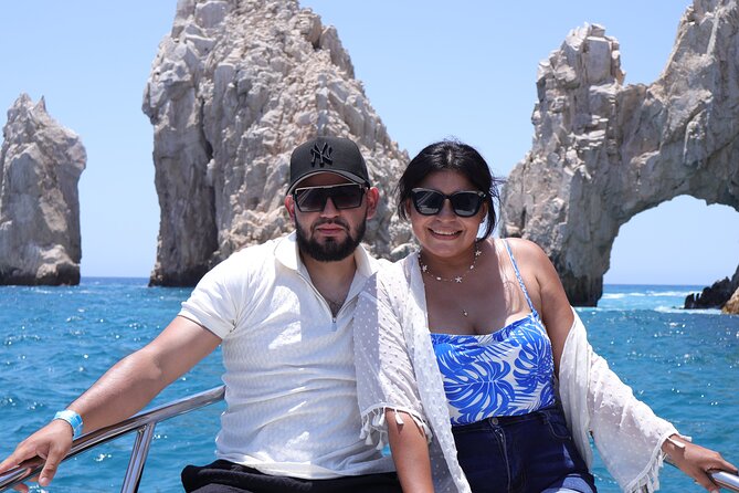 Group tour of the Cabo San Lucas Arch - What is included, and what is not