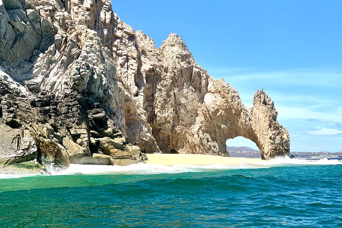 Land's End Tour in a Glass Bottom Boat - Seeing Cabo’s icons from the water