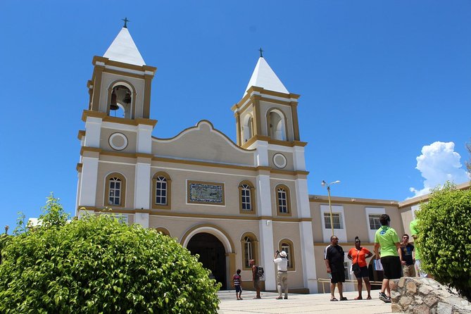 Los Cabos Deluxe City Tour: San Jose, San Lucas and The Arch - Tequila tasting with a sales pitch nearby