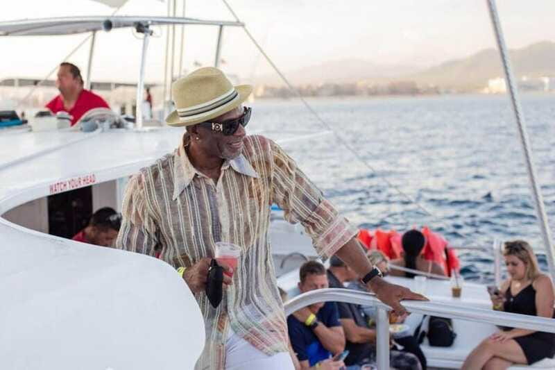 Los Cabos: Jazz & Wine Sunset Catamaran Cruise - Should you book the Jazz and Wine Sunset Catamaran Cruise?
