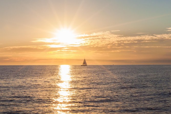 Los Cabos Luxury Sunset Sail with Light Appetizers and Open Bar - The crew makes the difference
