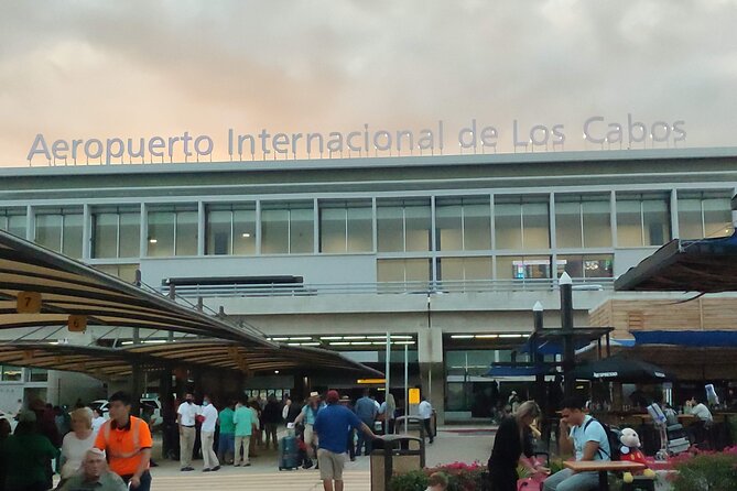 Los Cabos Private Transportation (Zone 3) One Way - Finding the pickup point without airport stress