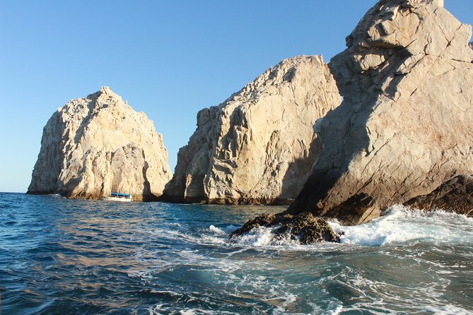 Lovers Beach and El Arco Boat Trip - What happens at Lover’s Beach