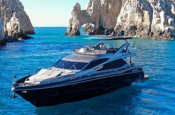 Luxury Black Yacht in Cabo - How the crew shapes the day