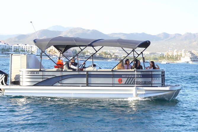 Luxury Boat Trip to the Arch - What the Crew Adds to the Ride