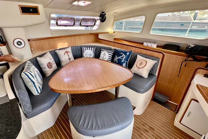 Luxury Sailing catamaran charter in Cabo San Lucas all inclusive - What the $2,350 price means for your group