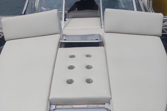 Luxury Yacht Charter and Arch Tour in Cabo San Lucas - A private three-hour way to see Cabo from the water