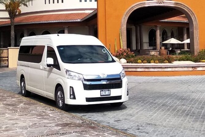 One Way Airport Transfer from SJD-Hotel or Hotel-SJD Cabo San Lucas Zone - The service record is mixed