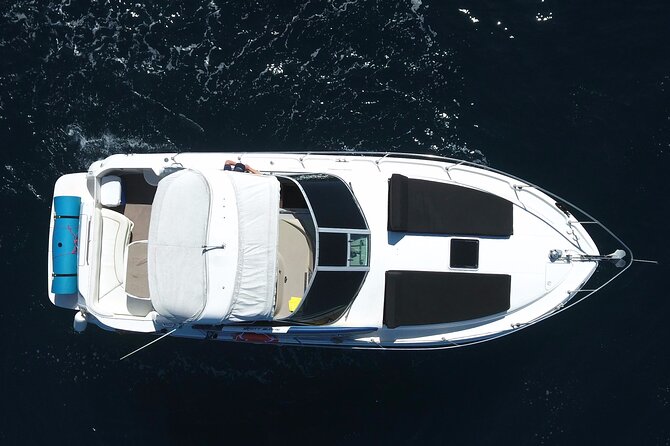 Private 3hr Yacht Cruise in Cabo San Lucas all included - Chileno Bay combines beach time and lunch