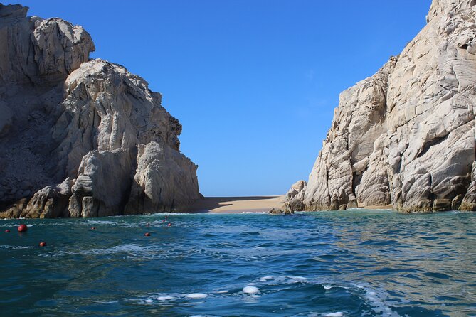 Private Cabo City Tour & Relaxing Beach Day Experience - Watching glass take shape