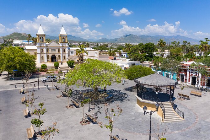 Private Day Trip to San José & Cabo San Lucas - Shopping, glass blowing, and the flexible private format