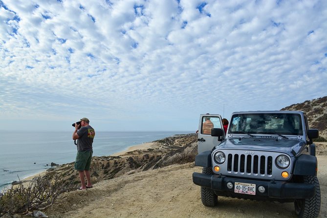 Private Jeep Tour Cabo Pulmo - The private Jeep and the road east