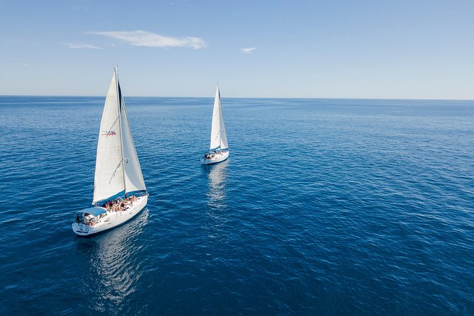 Private Luxury Sailing Cruise in Los Cabos with Lunch and Open Bar - Raising the sails for the ride back