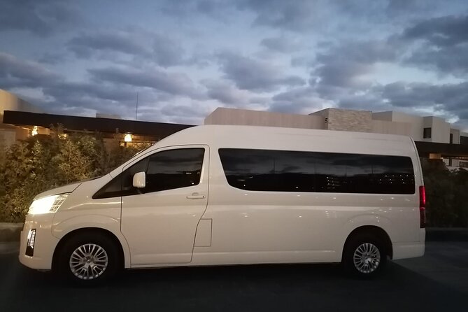 Private one-way trip from the airport to all hotels in Los Cabos - Suburban or Hiace: what your group may receive