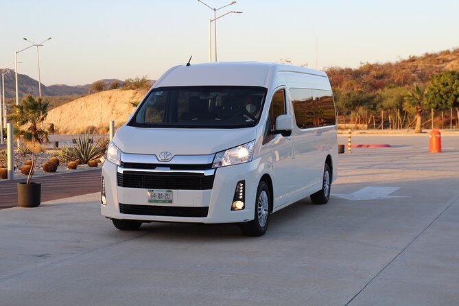 Private Roundtrip Transfer from Los Cabos Airport - Finding the representative at SJD Airport