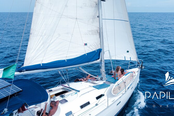 Private Sailboat tour in Cabo San Lucas with Papillon Yachts - The Arch of Cabo San Lucas and the sea lions
