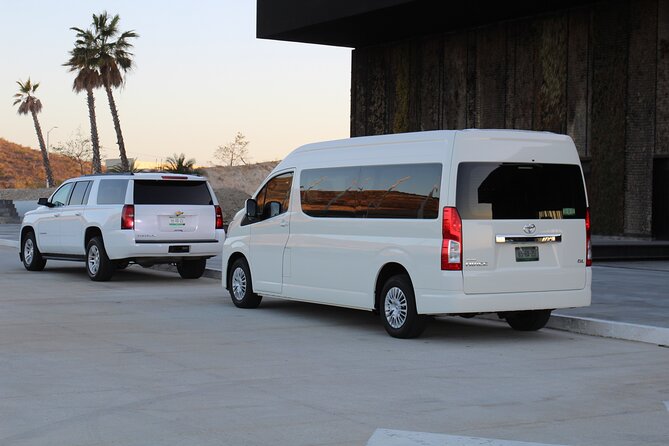 Private San Jose del Cabo Roundtrip Airport Transfer - The private vehicle and what comes with it