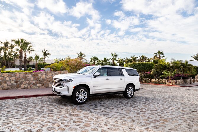 Private SUV Round-Trip from Airport to Hotels in the Corridor - The airport meeting point requires a little planning