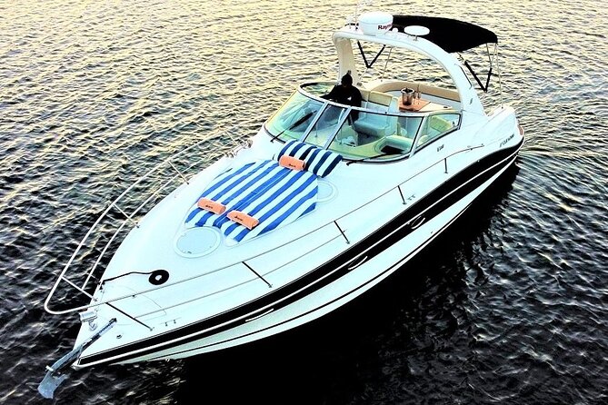 Private yacht charter for cruising & snorkeling in Cabo San Lucas - Cruising past Land’s End and El Arco